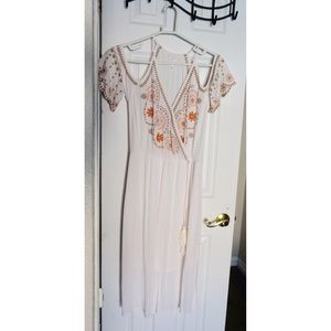 Xhilaration off white Mexican floral dress